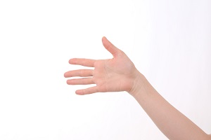 女性の手のイメージ写真